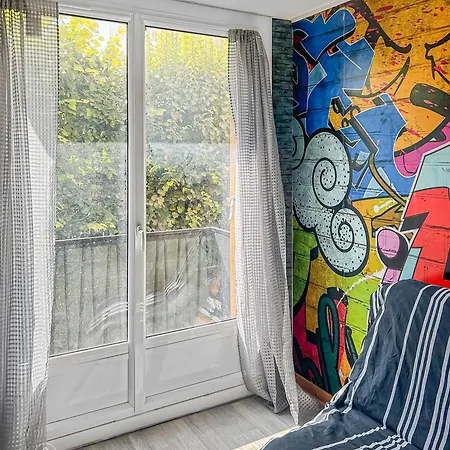 Moderne Avec Wi-fi Et Balcon *